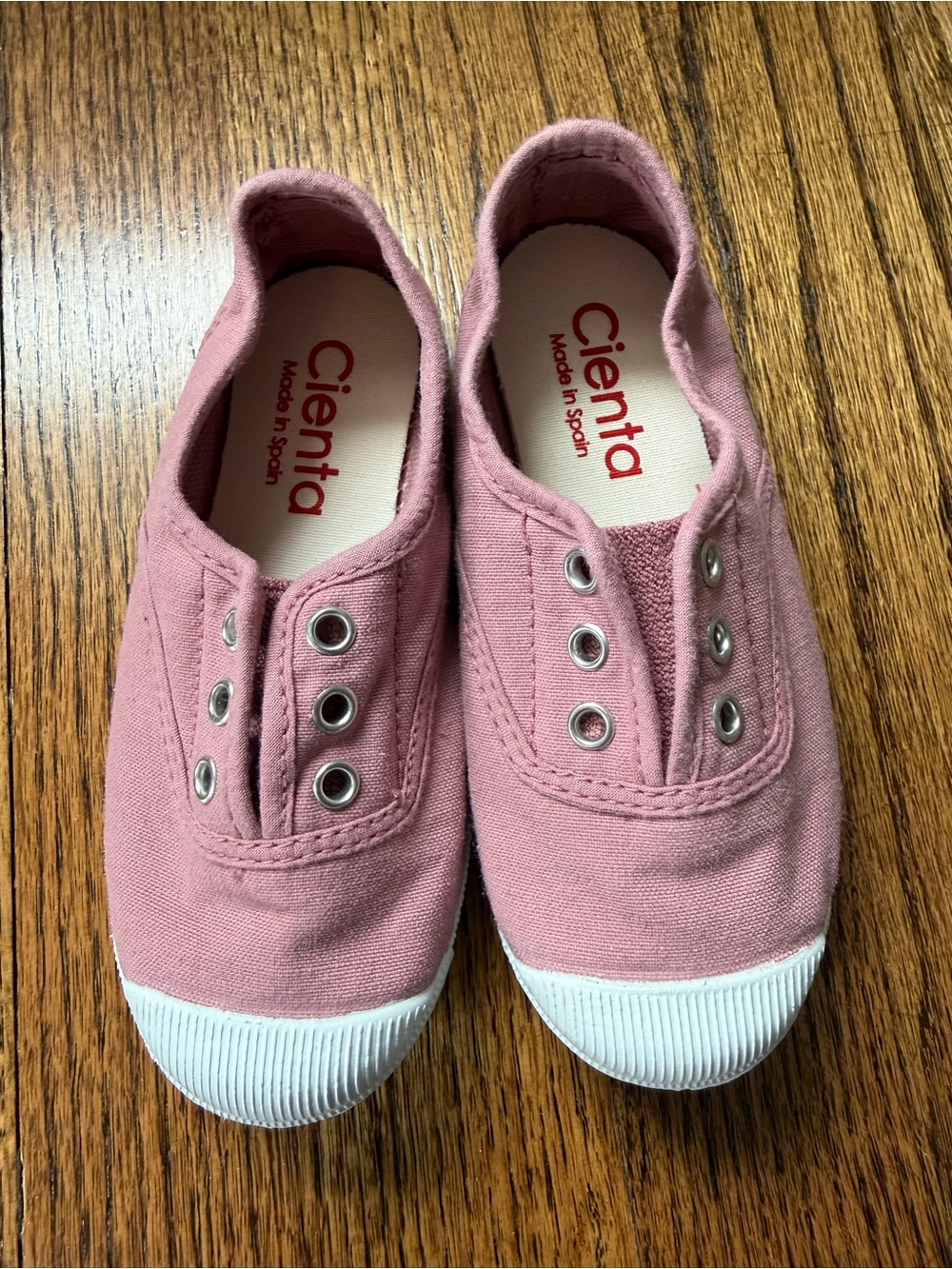 Cienta Kids Slip-On Canvas Sneakers in Dusty Rose Pink